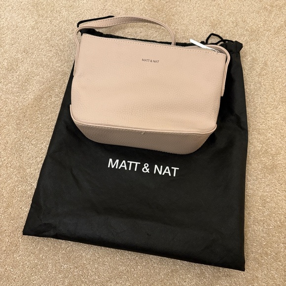 NWOT Sam Vegan Crossbody - Picture 10 of 10